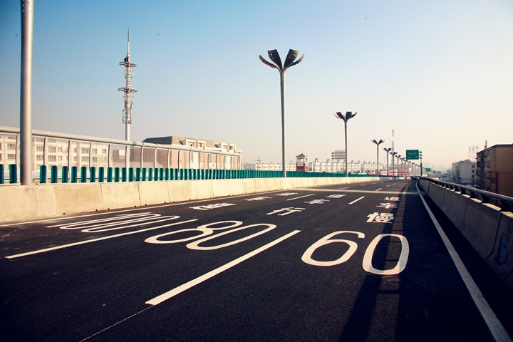 乌鲁木齐市西虹路-西山路高架桥糖心vlog
