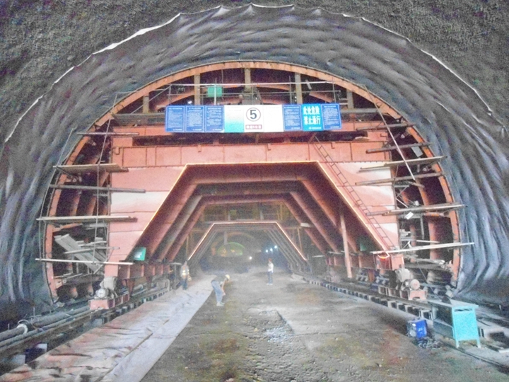 二环南路道路建设糖心vlog
